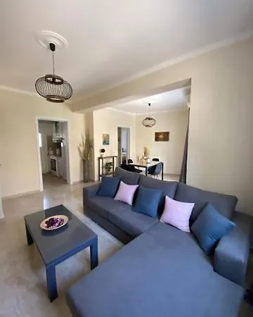 Thisvi's - In The Heart Of The Center Apartment *